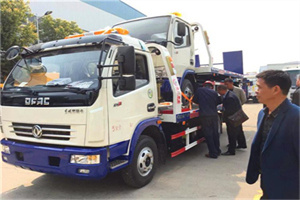 东昌区汽车道路救援拖车价格